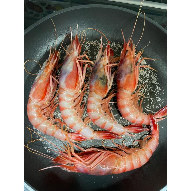 Comprar gamba roja fresca de Garrucha o alistado fresco de Ayamonte e Isla Cristina, recién llegado de la lonja. Uno de los mariscos más sabrosos, capaz de transformar cualquier plato marinero.
El precio es por kilo. 